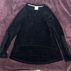 Beautiful Velvet Black Sweater- Knox Rose- Size Small- Brand New!